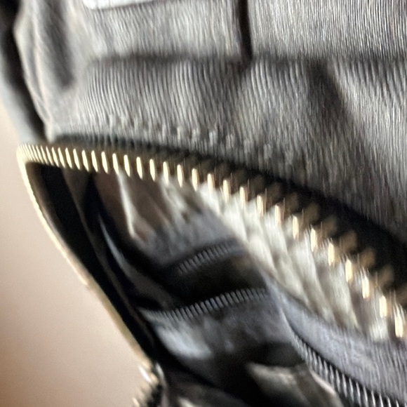 Tumi Alpha Bravo Everett Essential Tote Gray/Brown Exterior - Picture 13 of 16